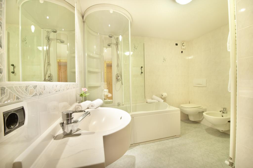 Appartamenti Duc De Rohan Livigno Phòng bức ảnh